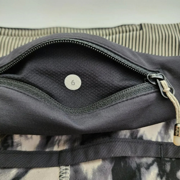 Lululemon Run Times Short Great Granite Black Mojave Tan Stretch 4" Inseam Sz 6 - Picture 8 of 15